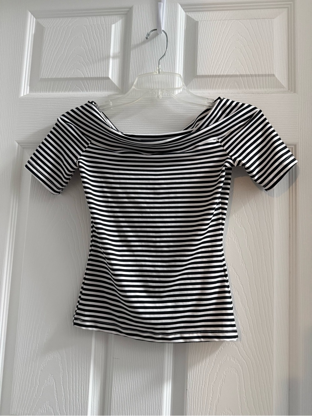 H&M Black & White Striped Short Sleeve Boatneck Top